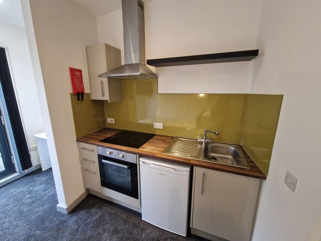 Property photo 3 of 12 Whatsapp Image 2025-11-05 At 15.40.27_6676B9B8.Jpg