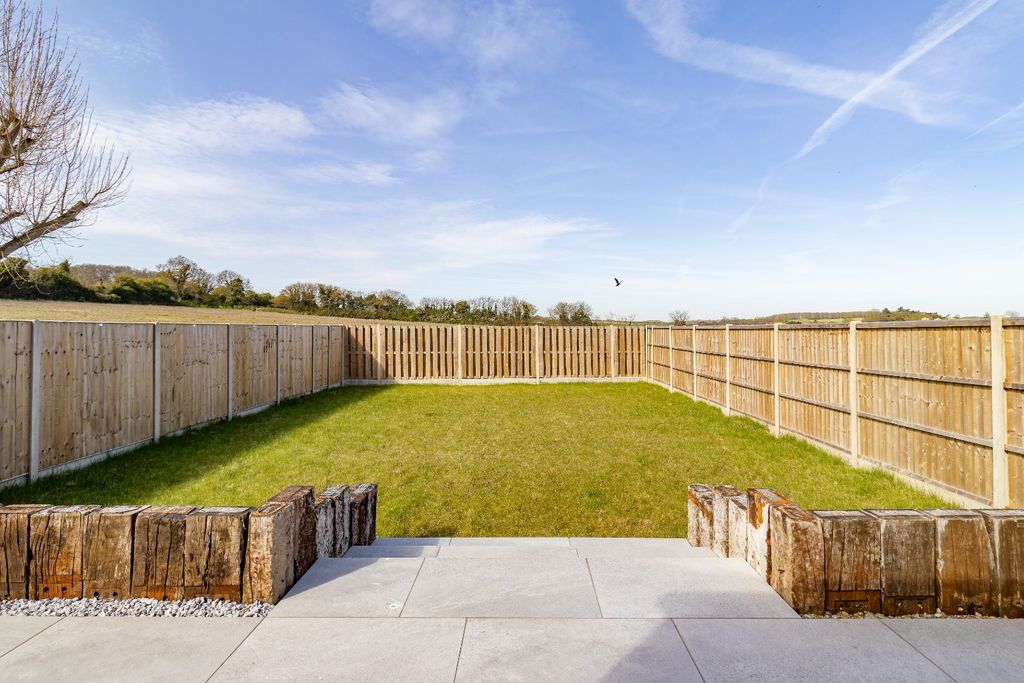 Property photo 3 of 32 5070702