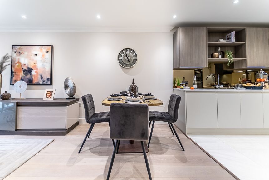 Property photo 3 of 8 Dining Area