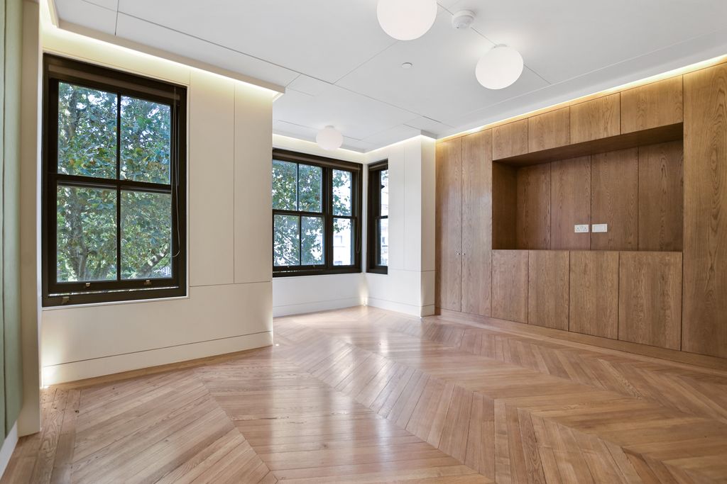 Property photo 1 of 7 Bedroom.Jpg