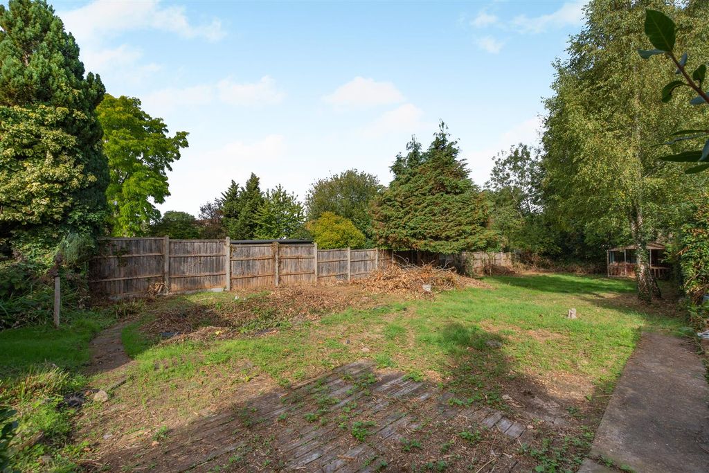Property photo 2 of 16 8705680-Exterior07.Jpg