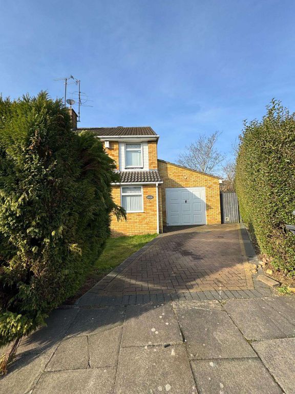 Property photo 1 of 29 3 Bed Semi-Detached House To Rent Liston Close, Luton Lu4