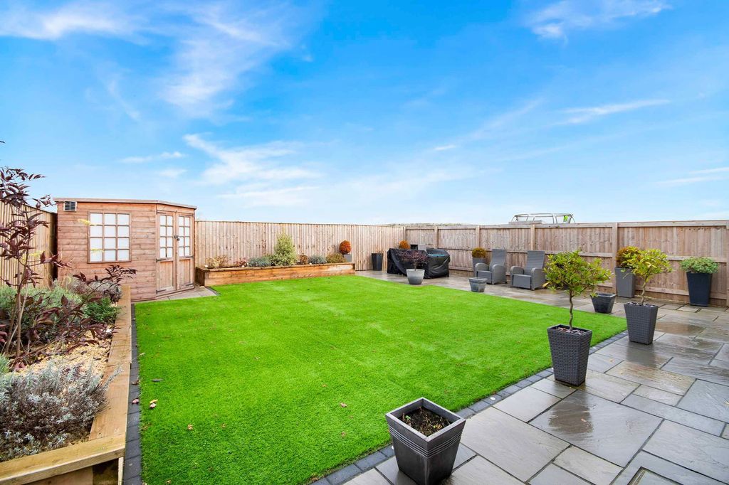 Property photo 3 of 23