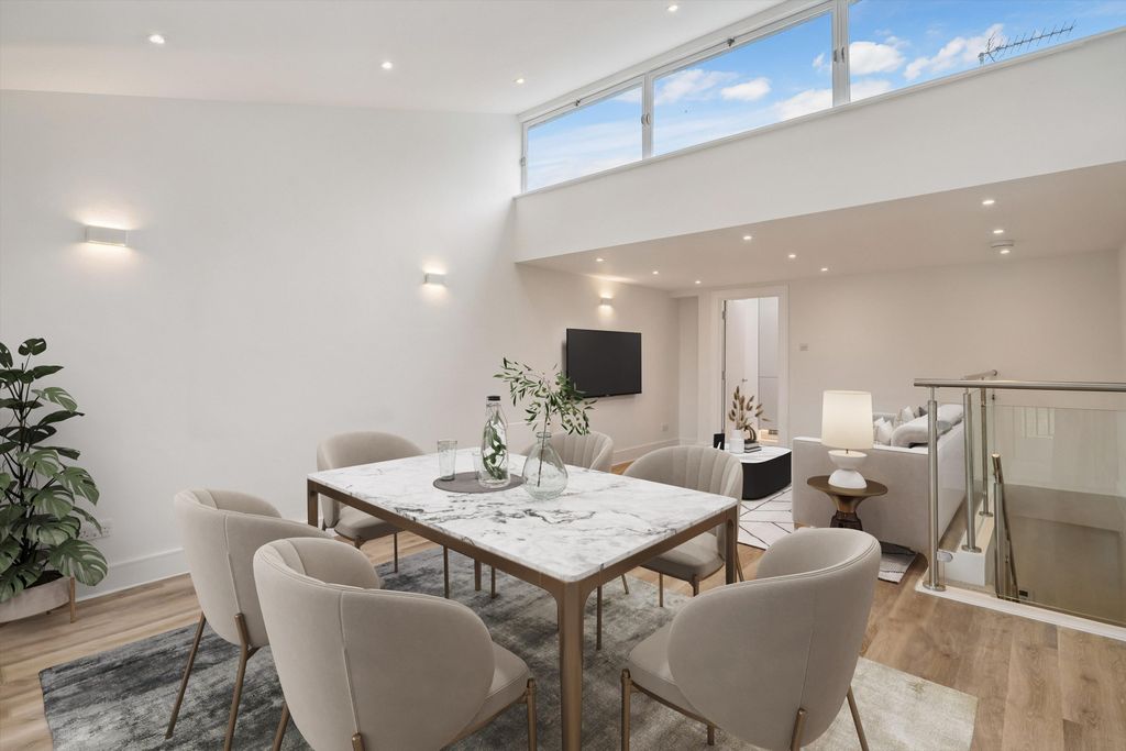 Property photo 3 of 11 Image