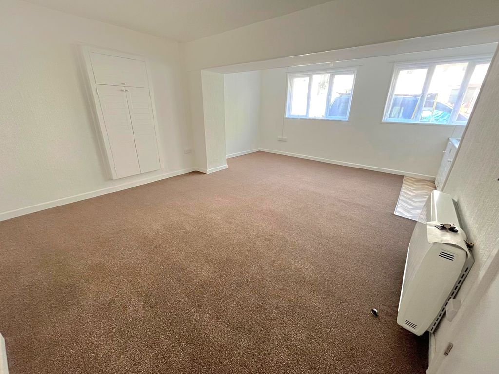 Property photo 3 of 3