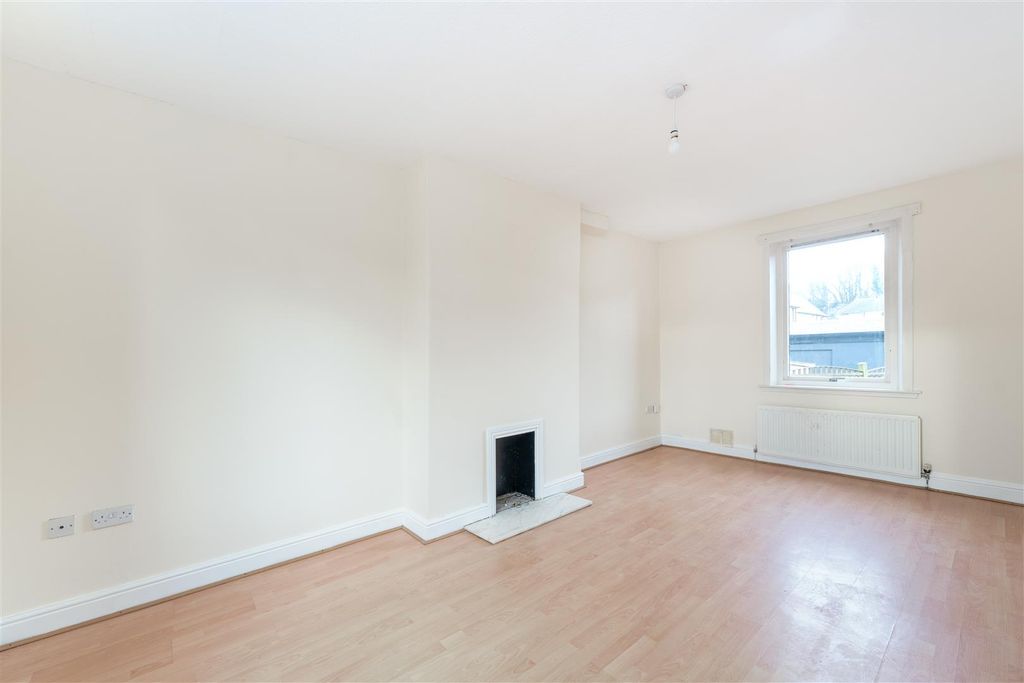 Property photo 3 of 15 60_Inch_Road-03.Jpg