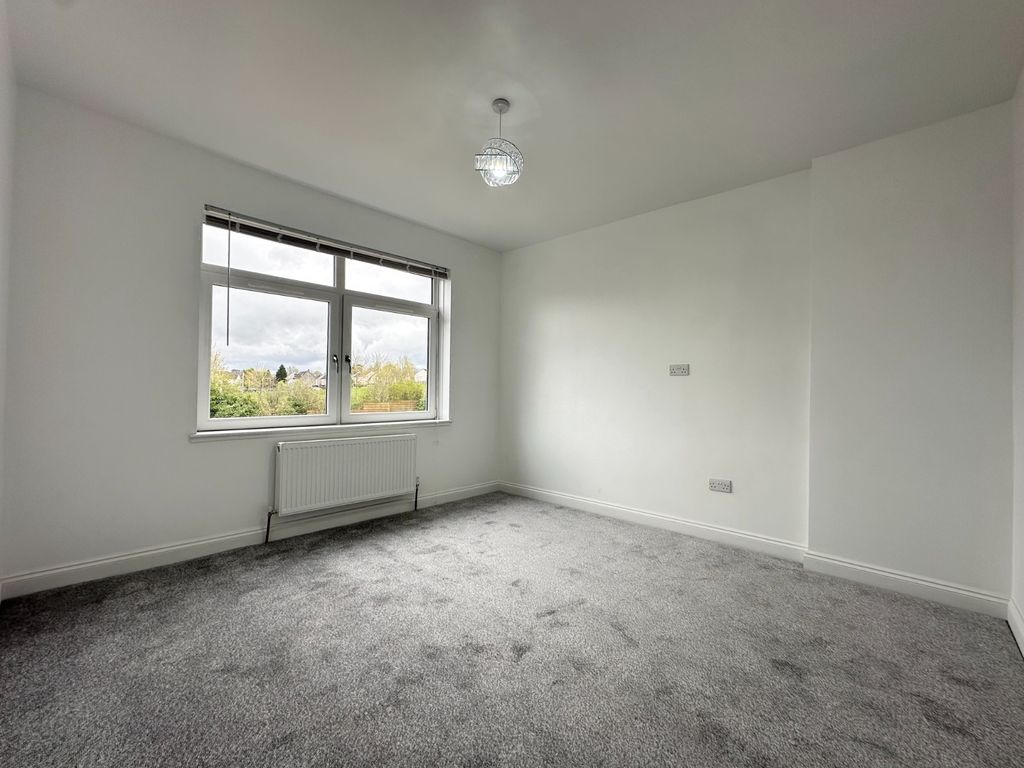 Additional image 12 of 4 bed semi-detached house to rentRockmount Ave, Thornliebank, Glasgow G46