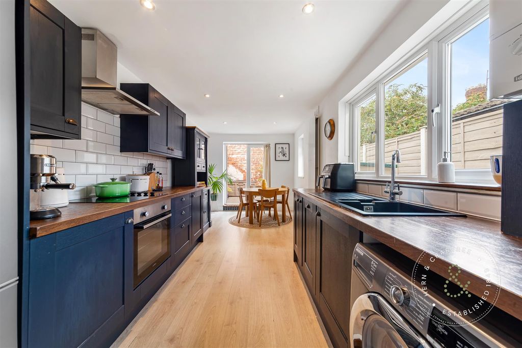 Property photo 2 of 40 North-Clive-Street-20.Jpg