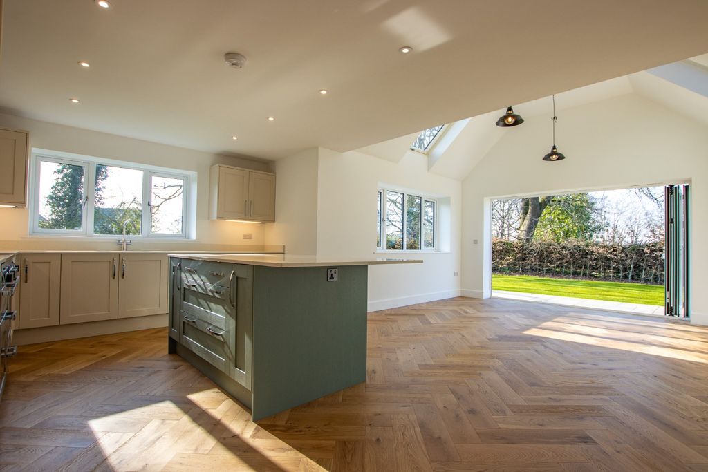 Property photo 3 of 39 3885297