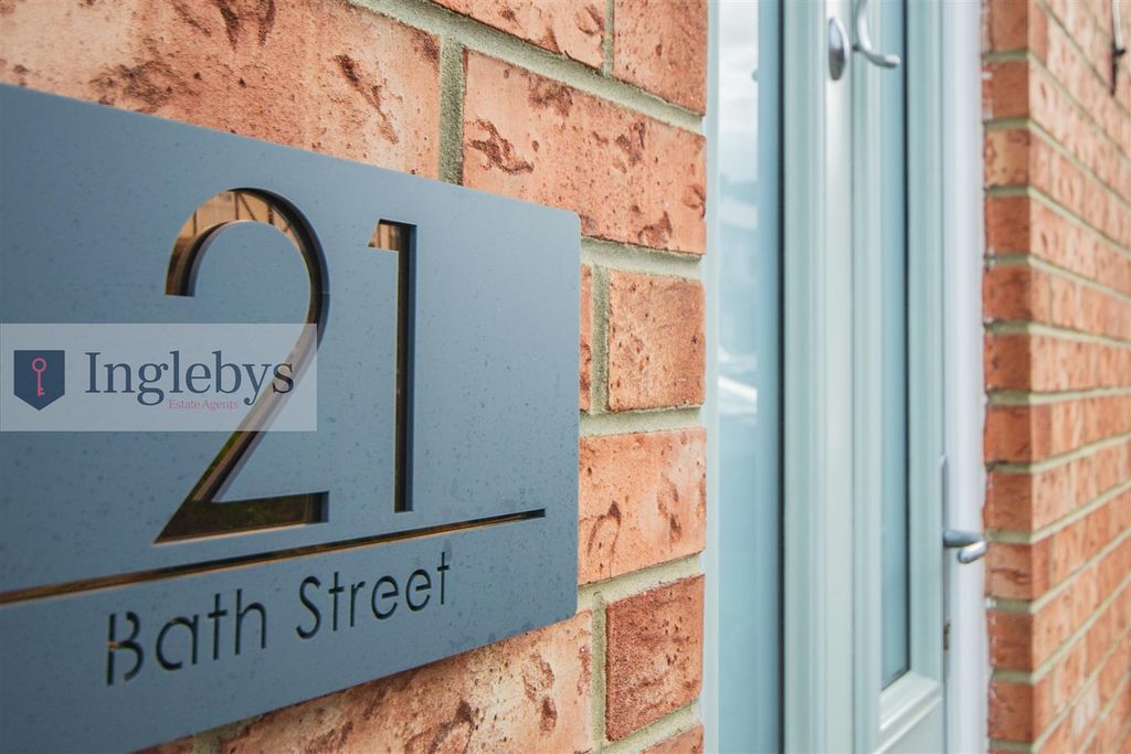 Property photo 1 of 25