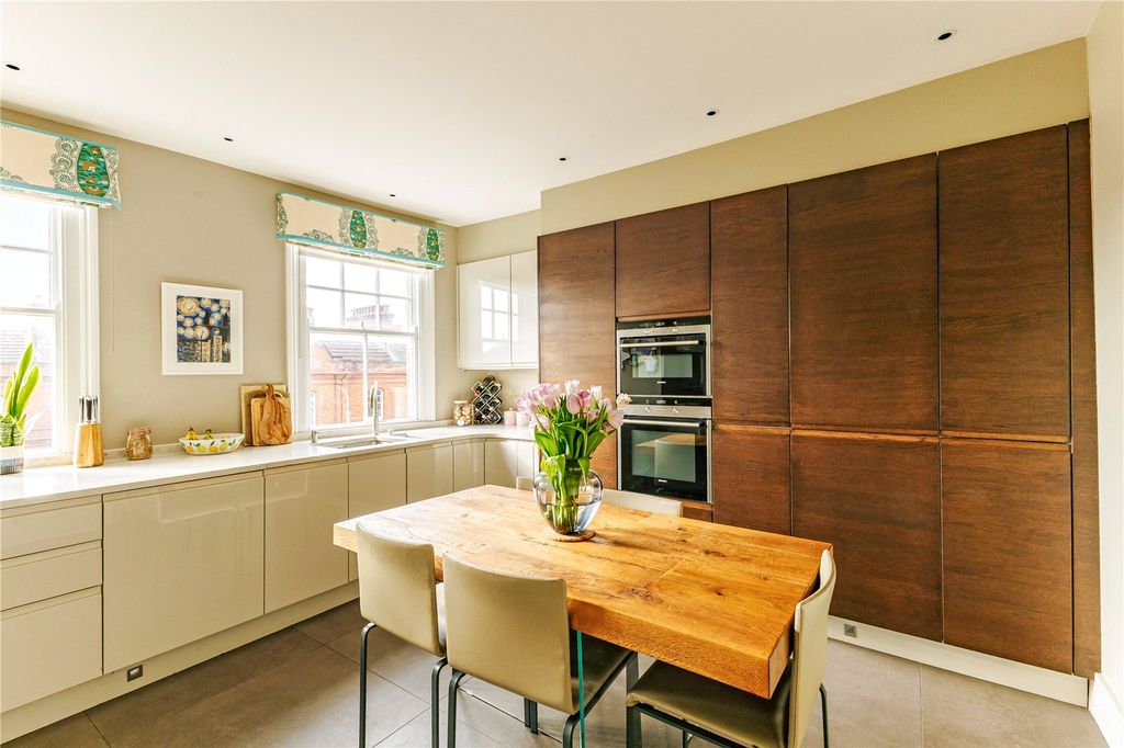 Property photo 1 of 14 Kitchen/Dining