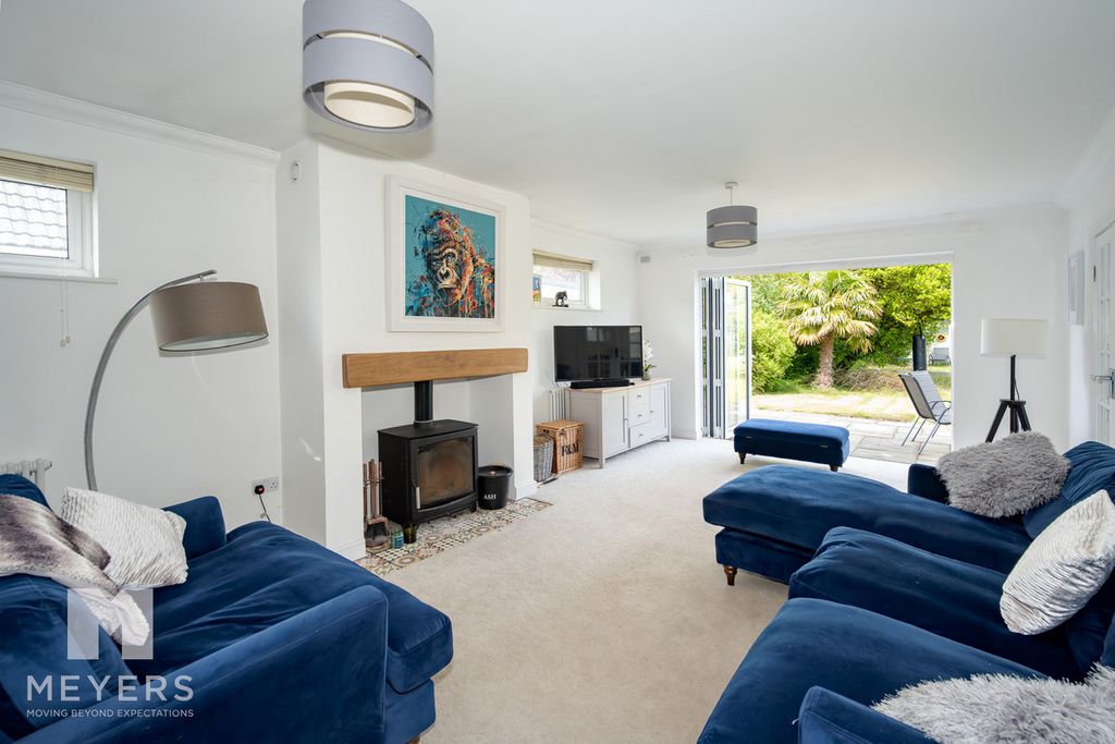 Property photo 2 of 26