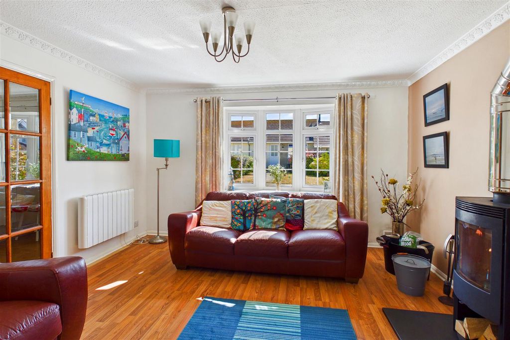 Property photo 3 of 16 Living Room