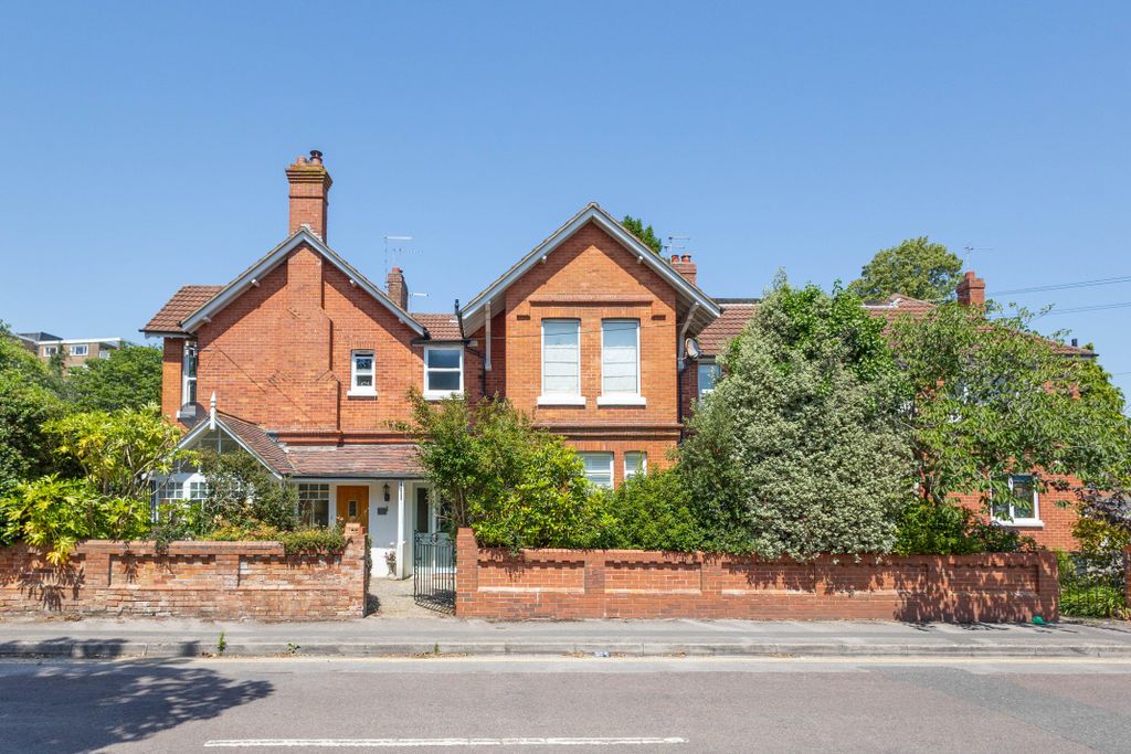 Property photo 1 of 13 R6M_2882