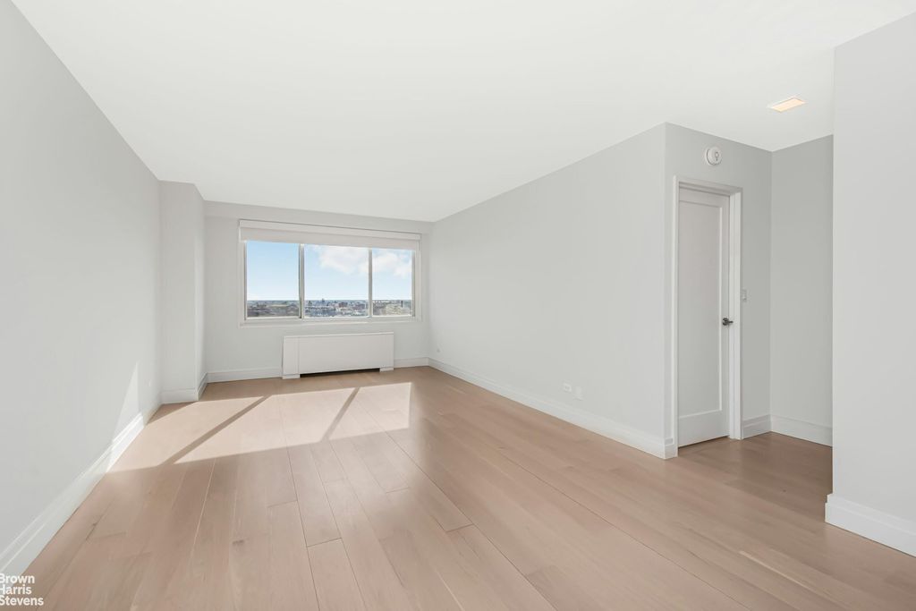Property photo 2 of 12 <Alttext/>