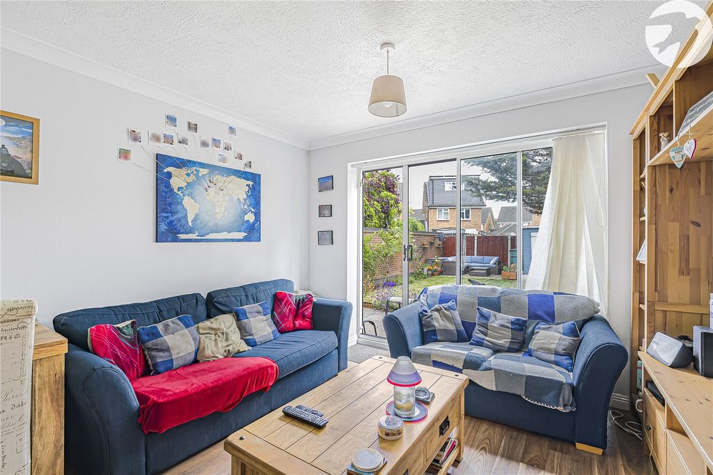 Property photo 2 of 18 Lounge Area