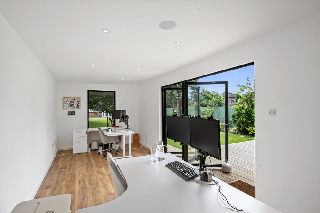 Property photo 3 of 23 Gallery