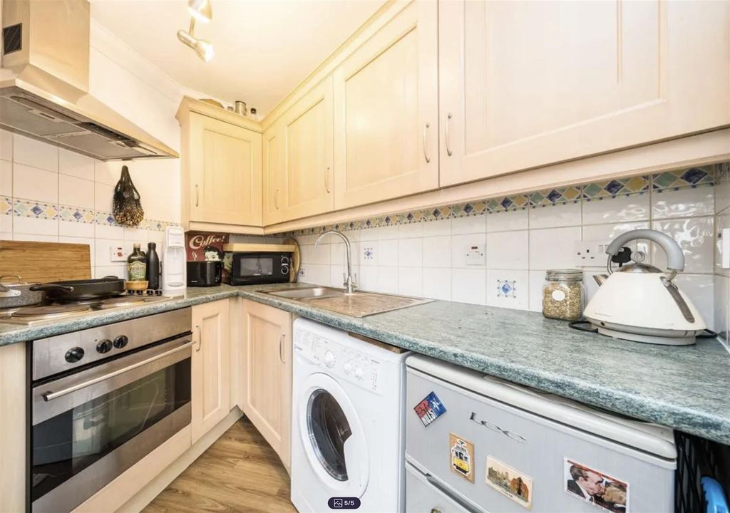 Property photo 3 of 5