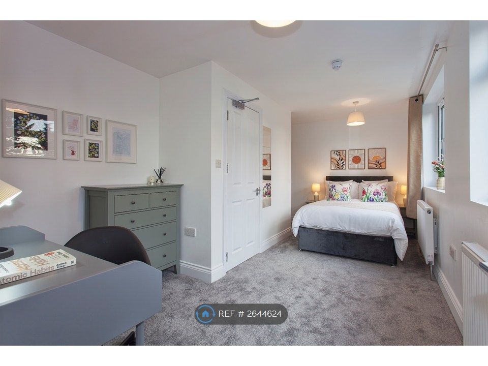 Property photo 2 of 27