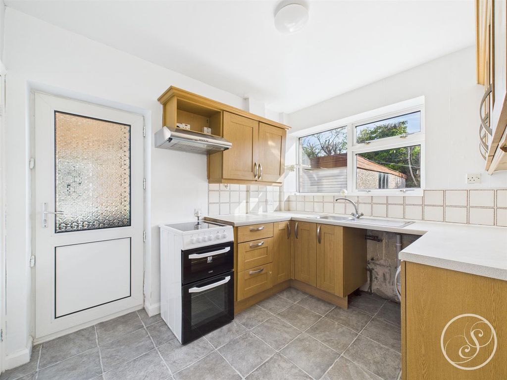 Property photo 3 of 24 Kitchen