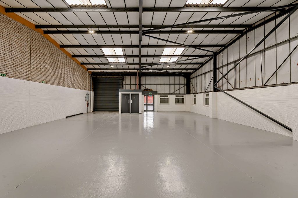 Property photo 1 of 21