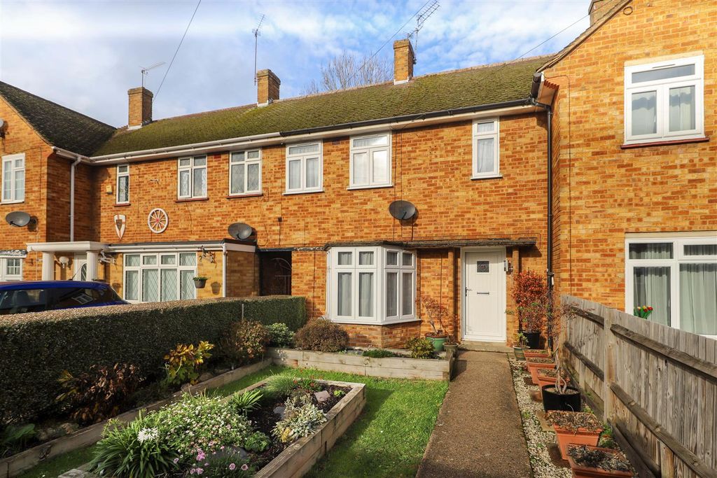 Property photo 1 of 8 Front