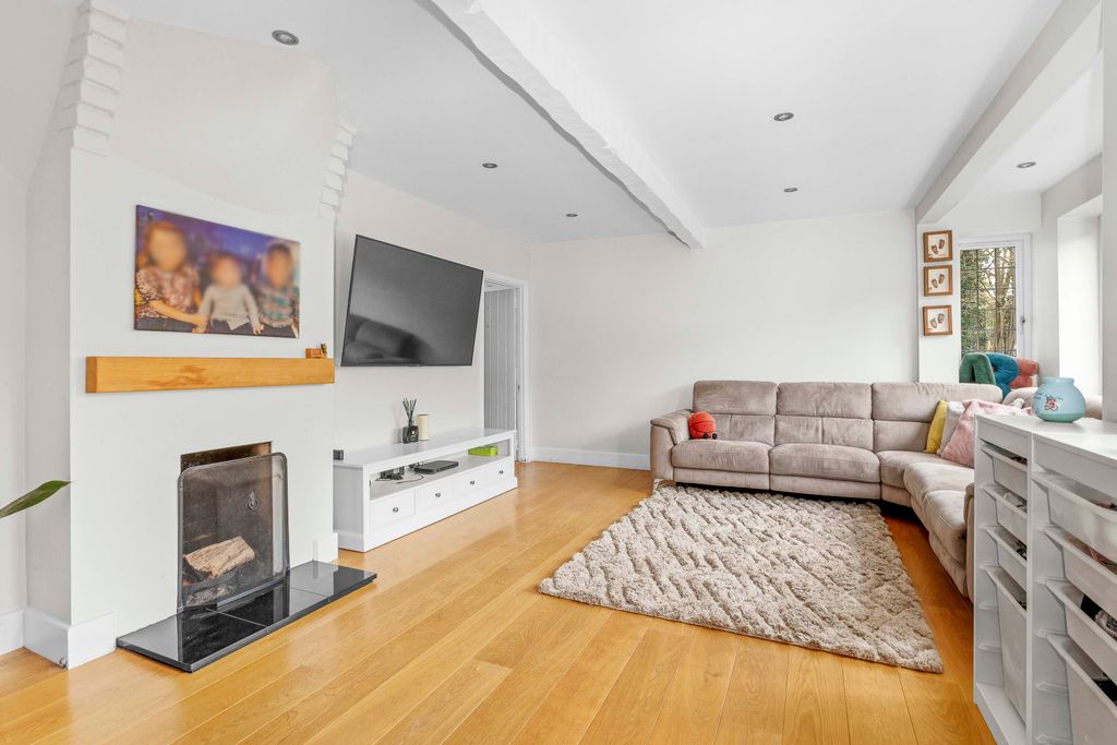 Property photo 3 of 24