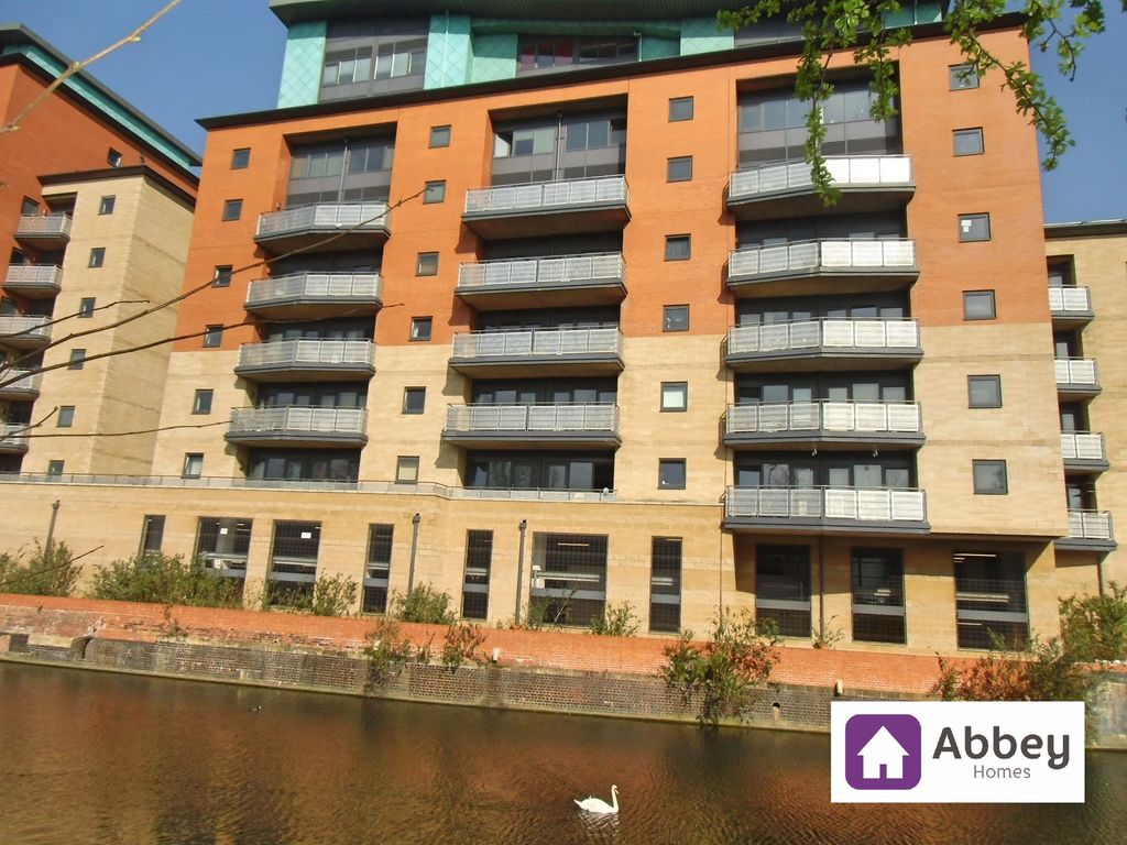 Property photo 2 of 13 Front Of Building