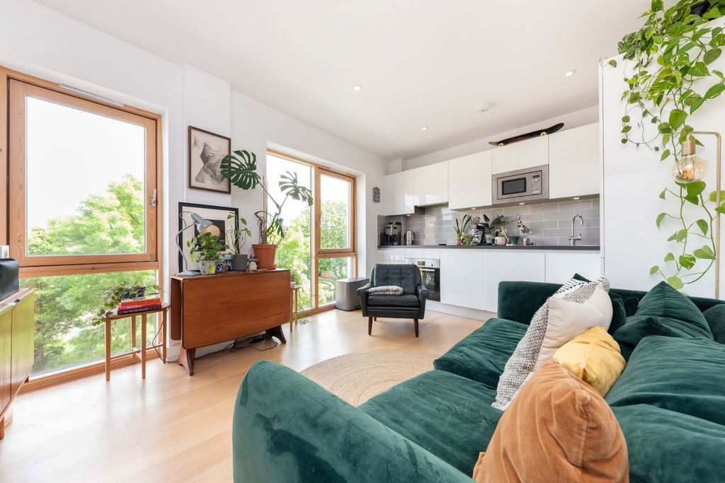 Property photo 1 of 19 Open Plan Living