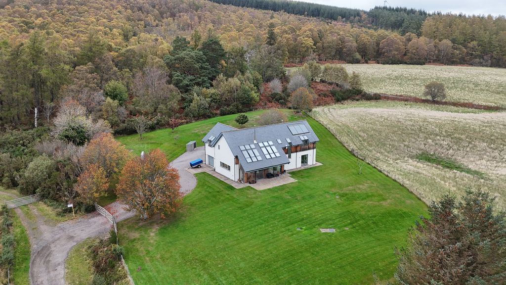 Property photo 3 of 52