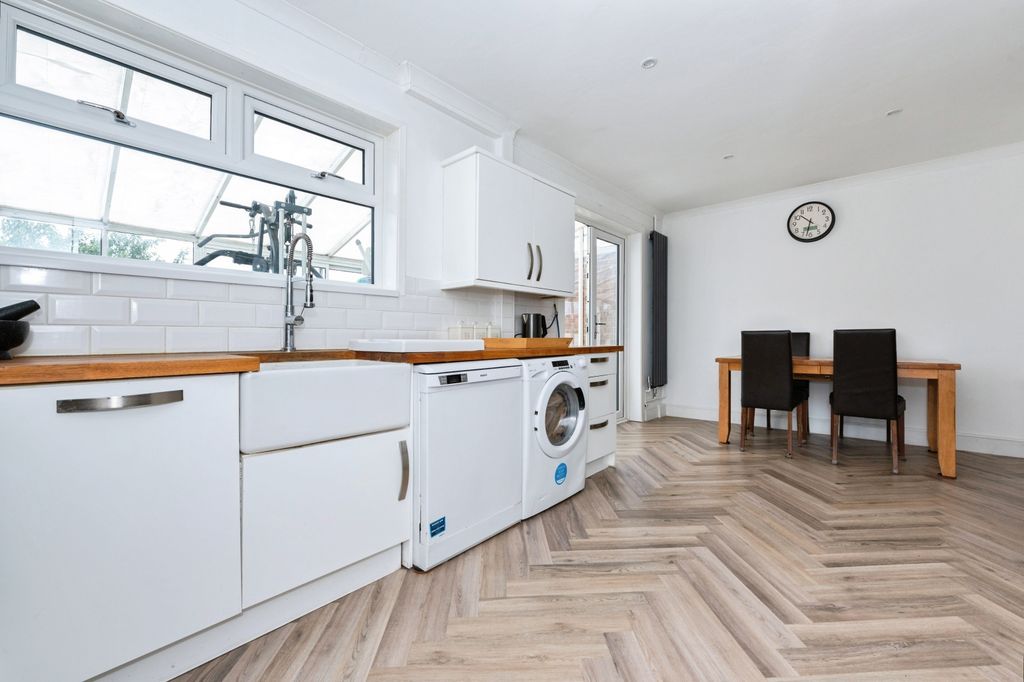 Property photo 3 of 21 Kitchen/Diner