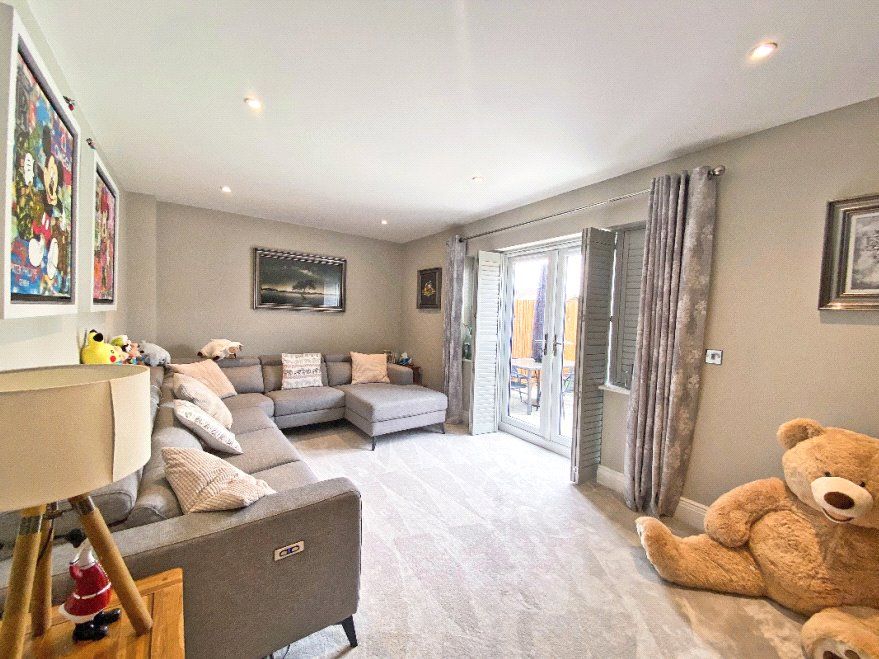 Property photo 2 of 17 Picture No. 15