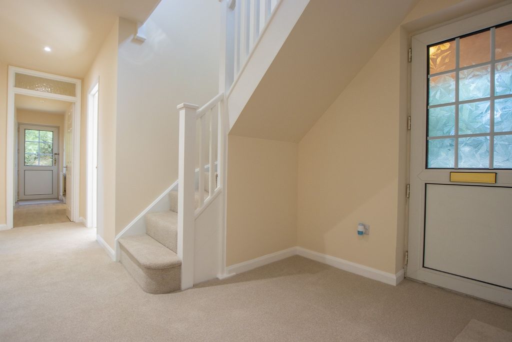 Property photo 3 of 24 3935727