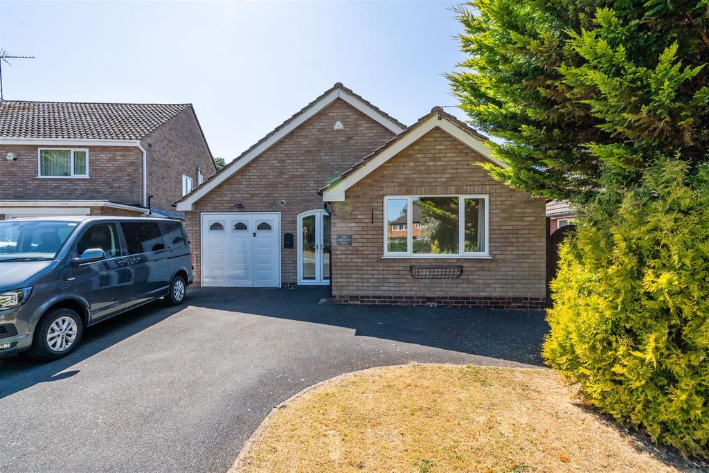 Property photo 1 of 13 2220 Stratford Road_16.Jpg