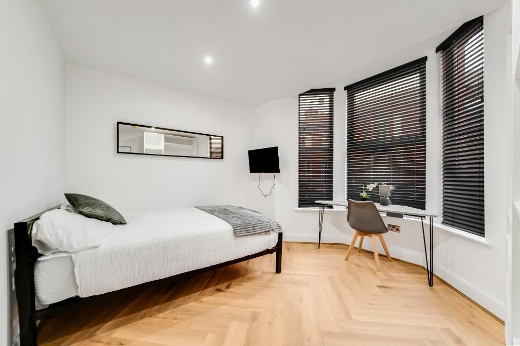 Property photo 2 of 10 Beautifully Furnished Master Bedroom Featuring A S...