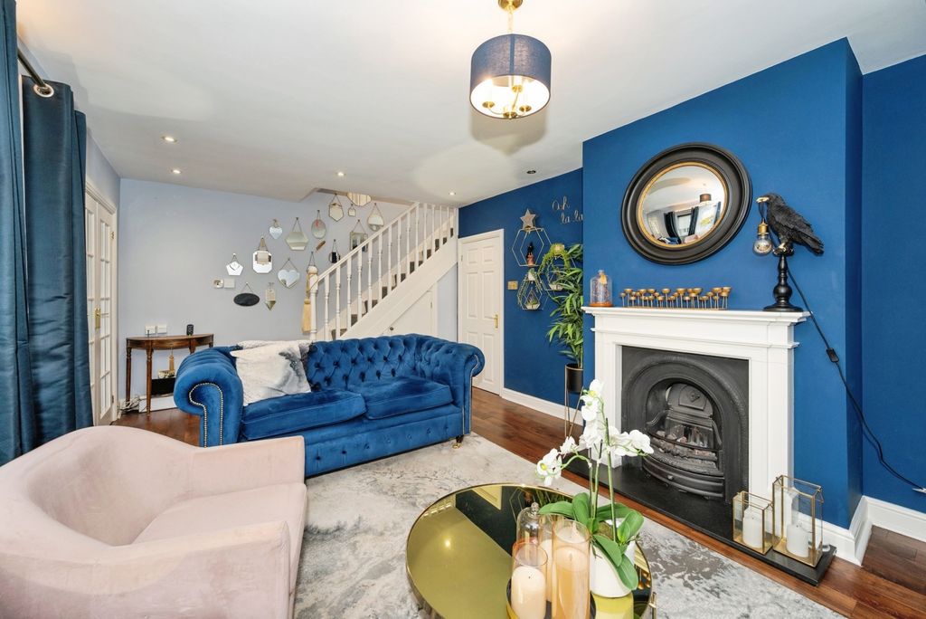 Property photo 2 of 18 Living Room