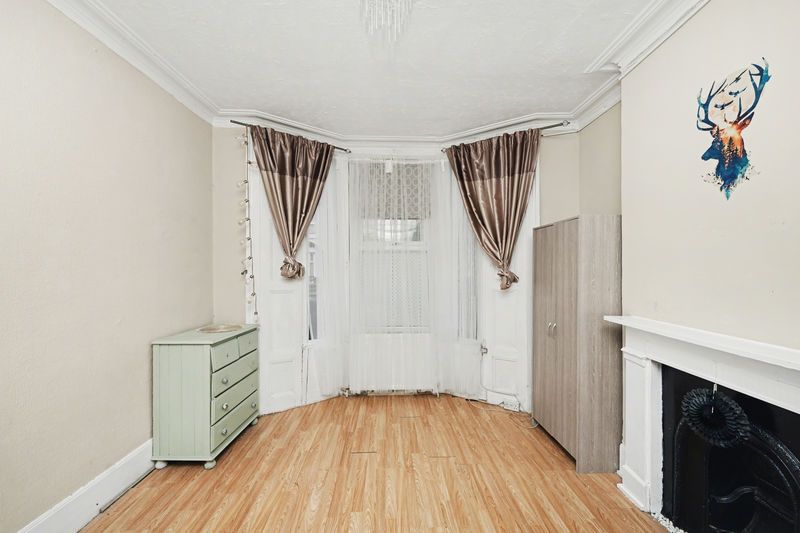 Property photo 3 of 11 Photo 4