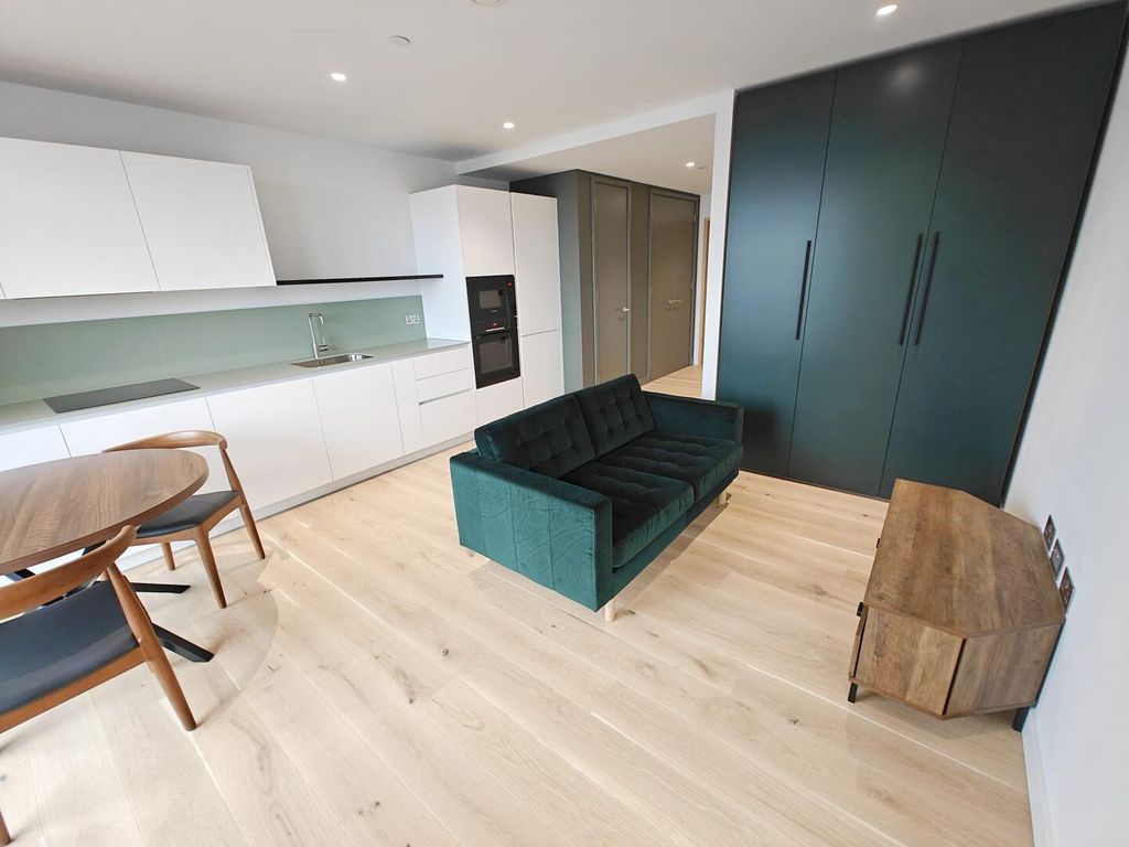 Property photo 3 of 10 Living Room