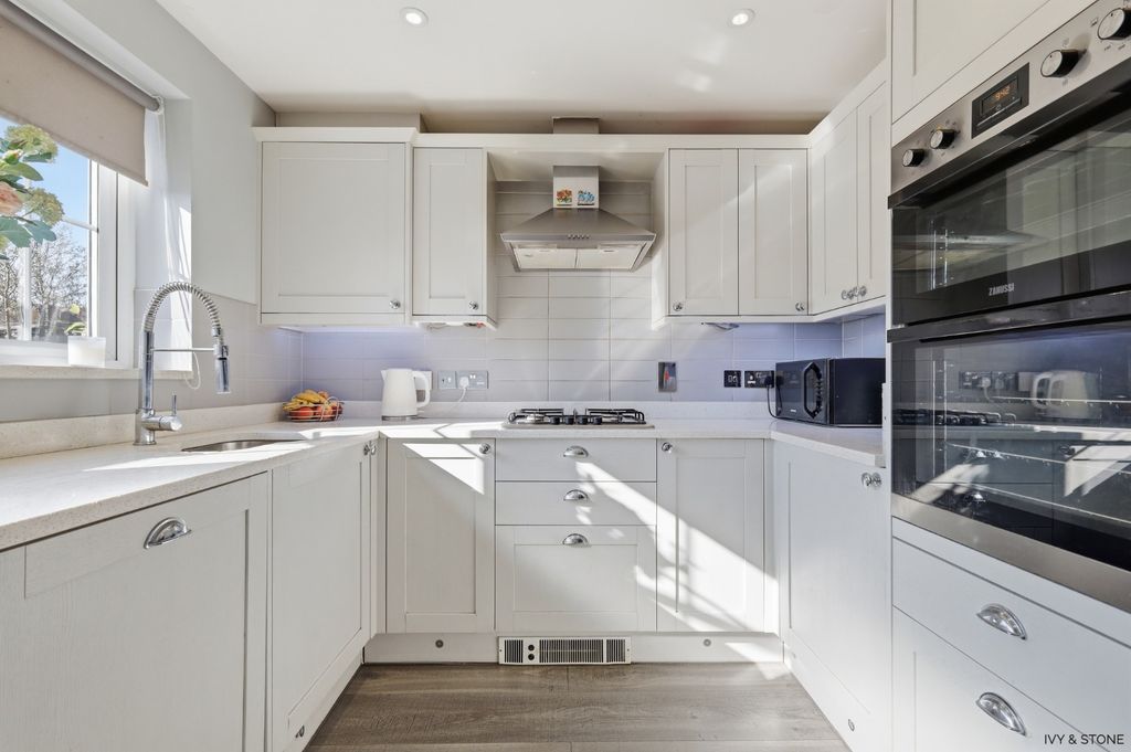 Property photo 3 of 31 4989722