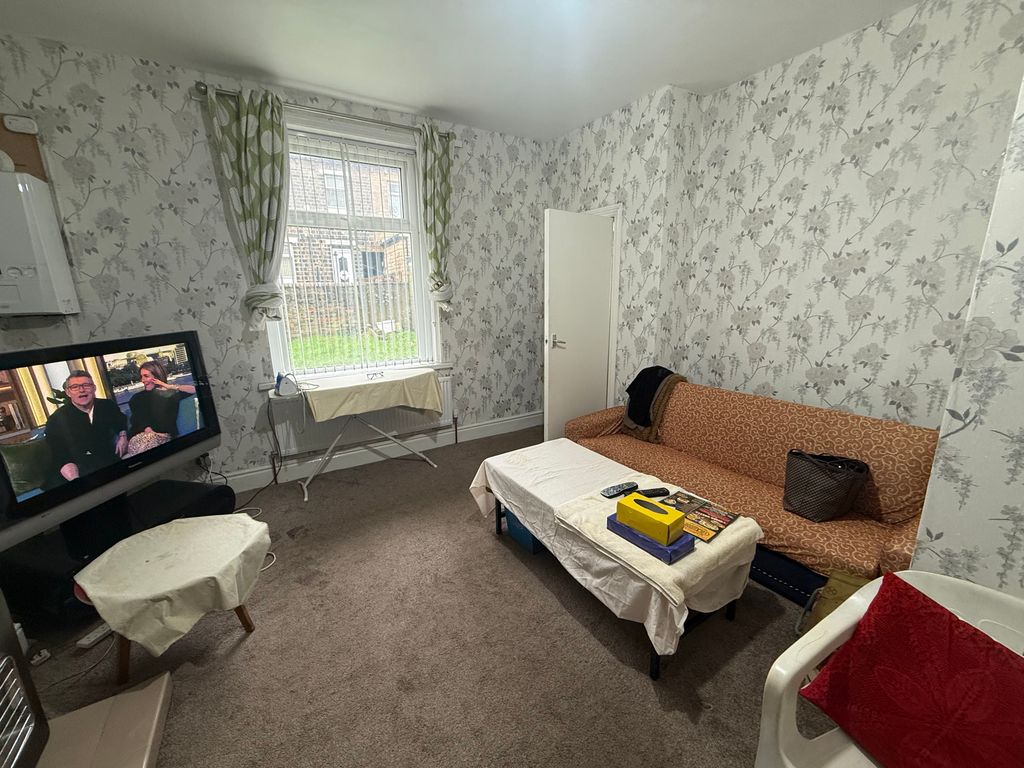 Property photo 2 of 11 Bedroom 1