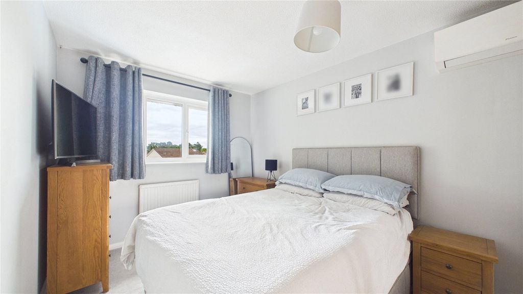 Additional image 9 of 3 bed terraced house for saleLightwater, Surrey GU18