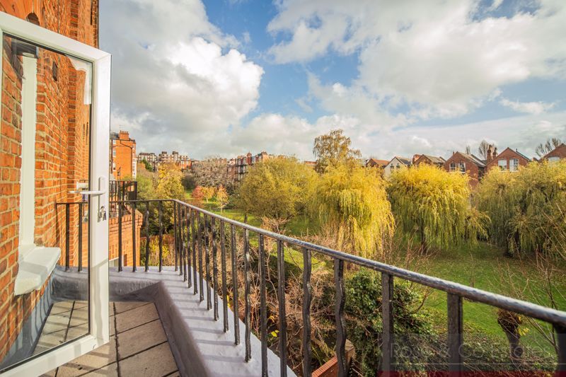 Property photo 3 of 9 Photo 9