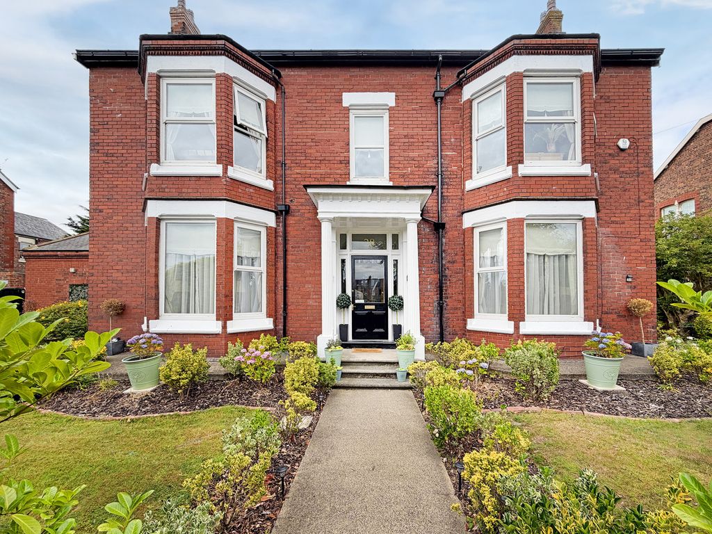 6 bed detached house for saleEldon Grove, Hartlepool, 9 TS26