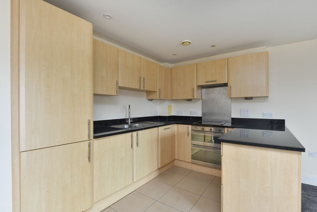Property photo 3 of 13 4273565