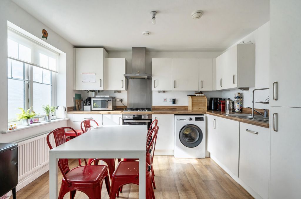 Property photo 2 of 16 1512977-11-6A91Ad...