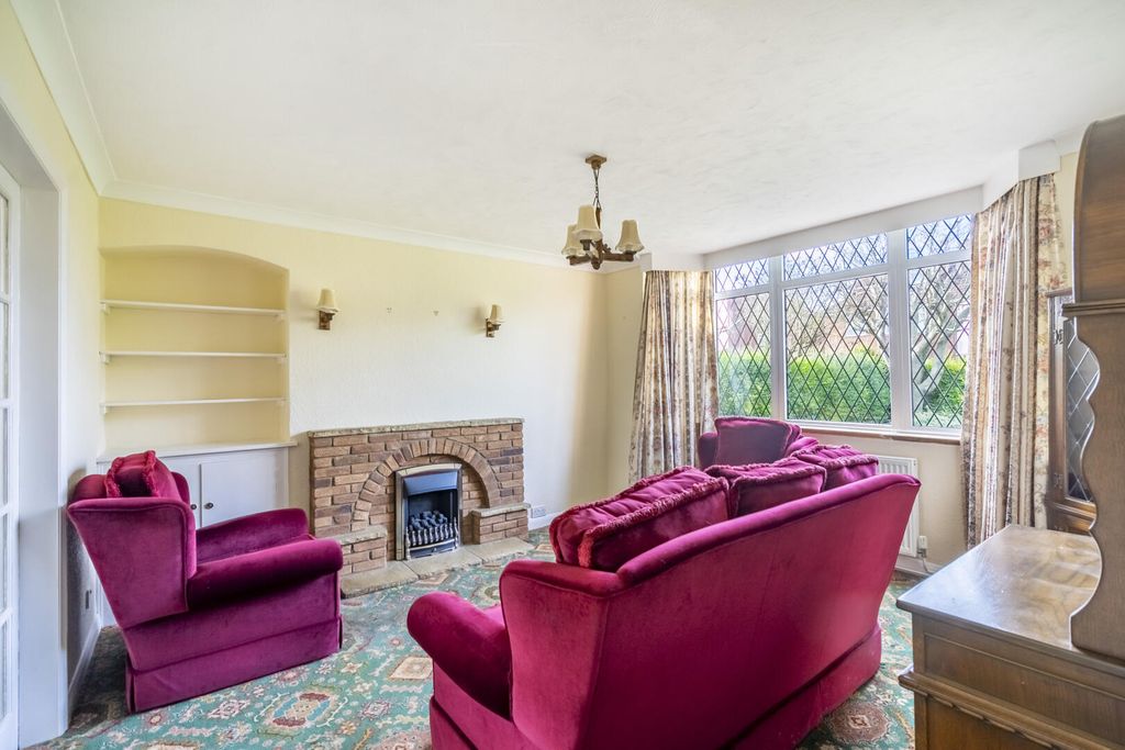 Property photo 3 of 21 Living Room