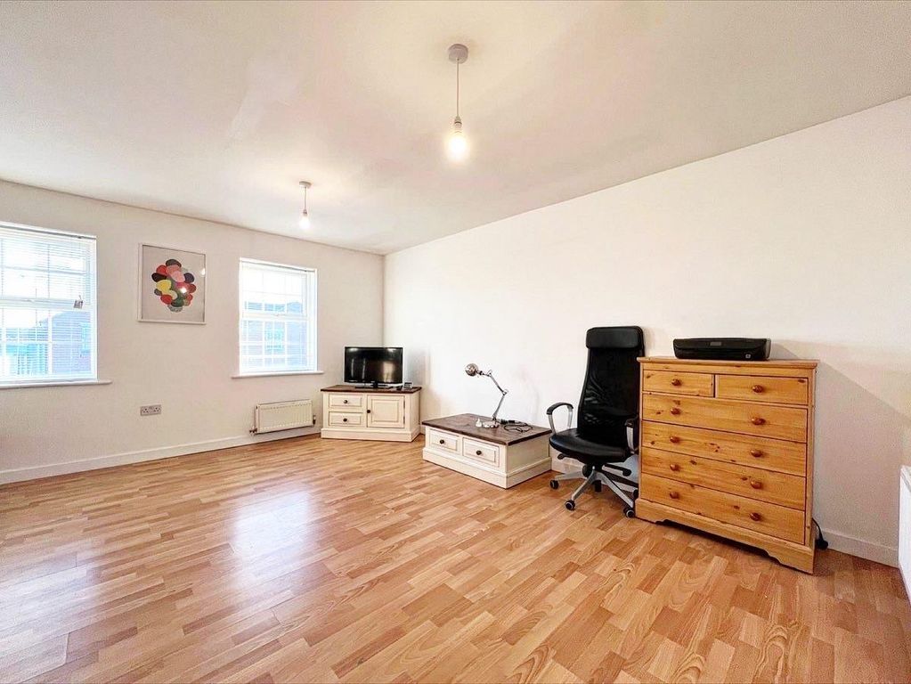 Property photo 3 of 10 Kitchen/ Lounge/ Diner