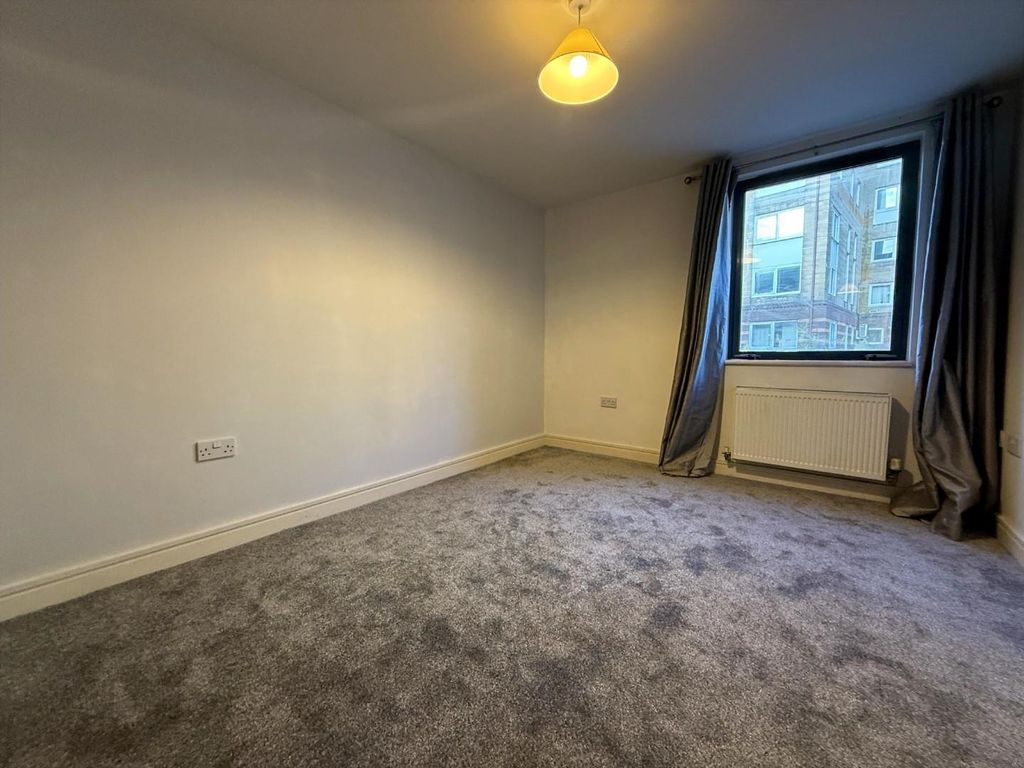 Property photo 3 of 7 Bedroom Eb .Jpg