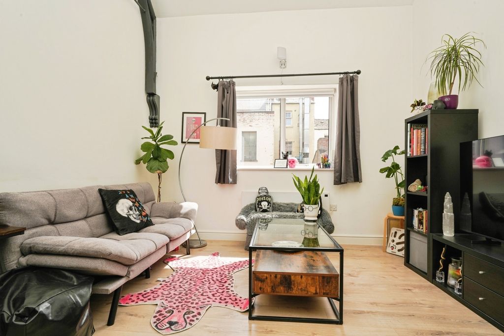 Property photo 2 of 13 Pbox-Img.Jpg