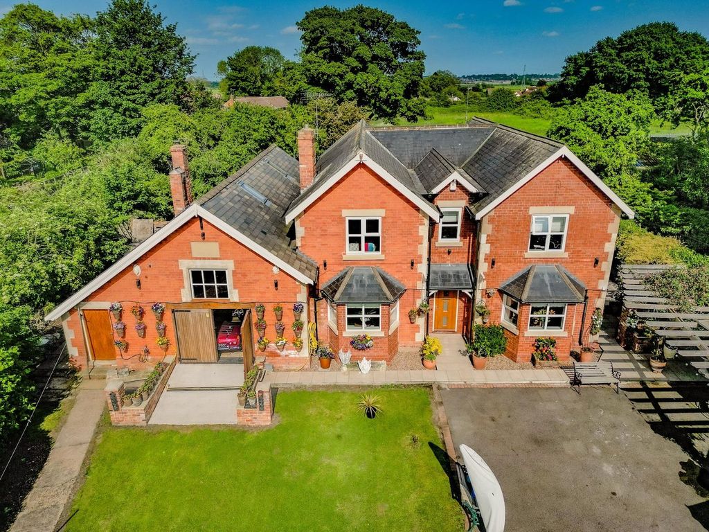 Property photo 1 of 34